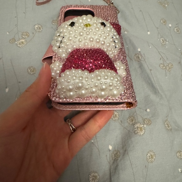 Handmade iPhone 15 pro rhinestone hello kitty flip phone case - Picture 3 of 4